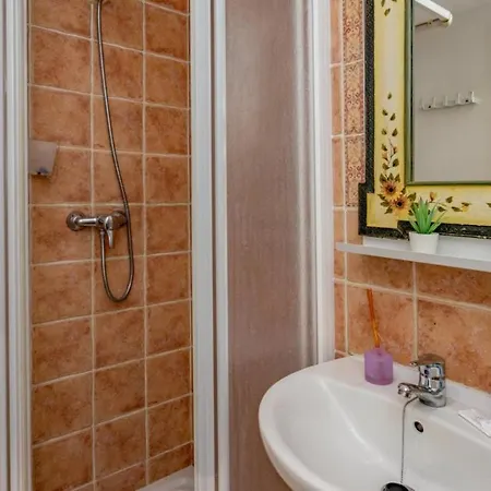 Apartment Sunlit Retreat With Garden Haven Fuengirola
